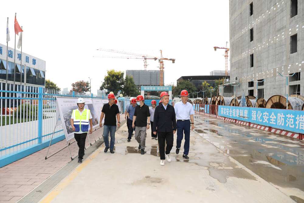 qy球友会官网董事长解严带队开展建设项目安全生产大检查